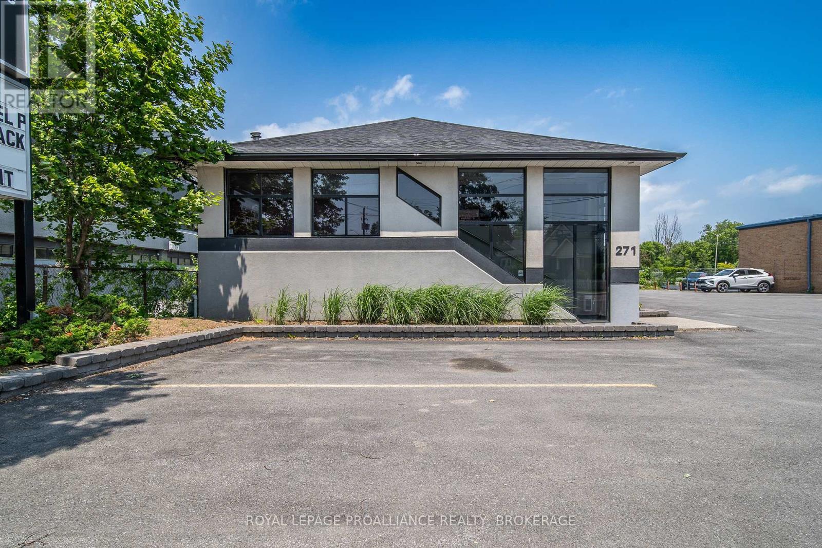 












271 CONCESSION STREET

,
Kingston (East of Sir John A. Blvd),




Ontario
K7K2B7

