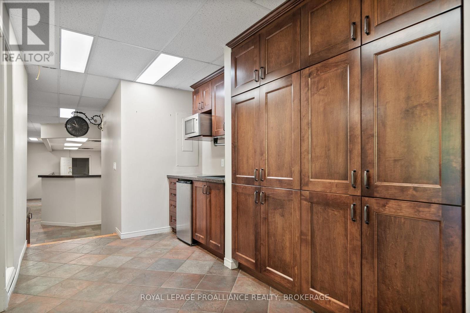 












271 CONCESSION STREET

,
Kingston (East of Sir John A. Blvd),




Ontario
K7K2B7

