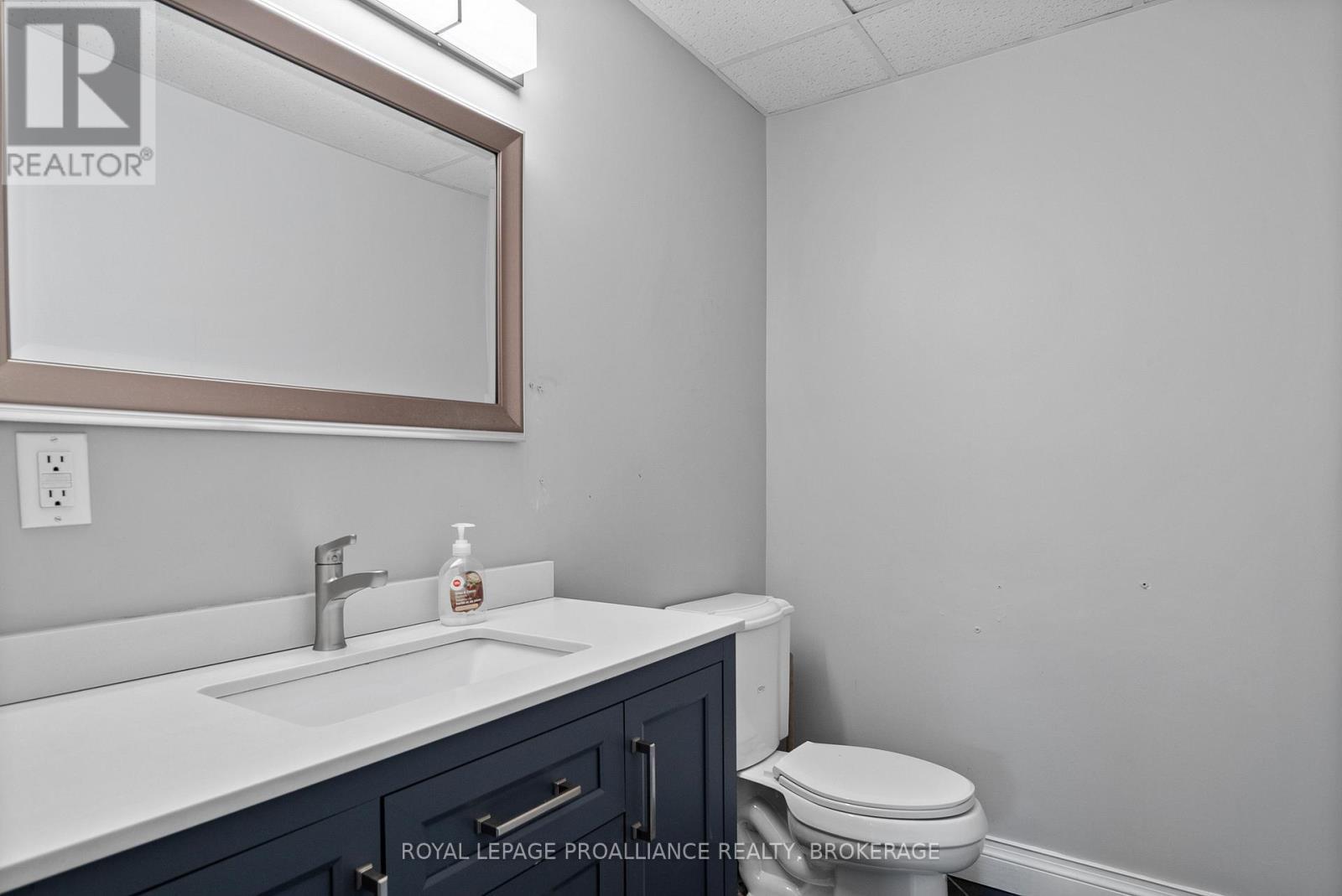 












271 CONCESSION STREET

,
Kingston (East of Sir John A. Blvd),




Ontario
K7K2B7

