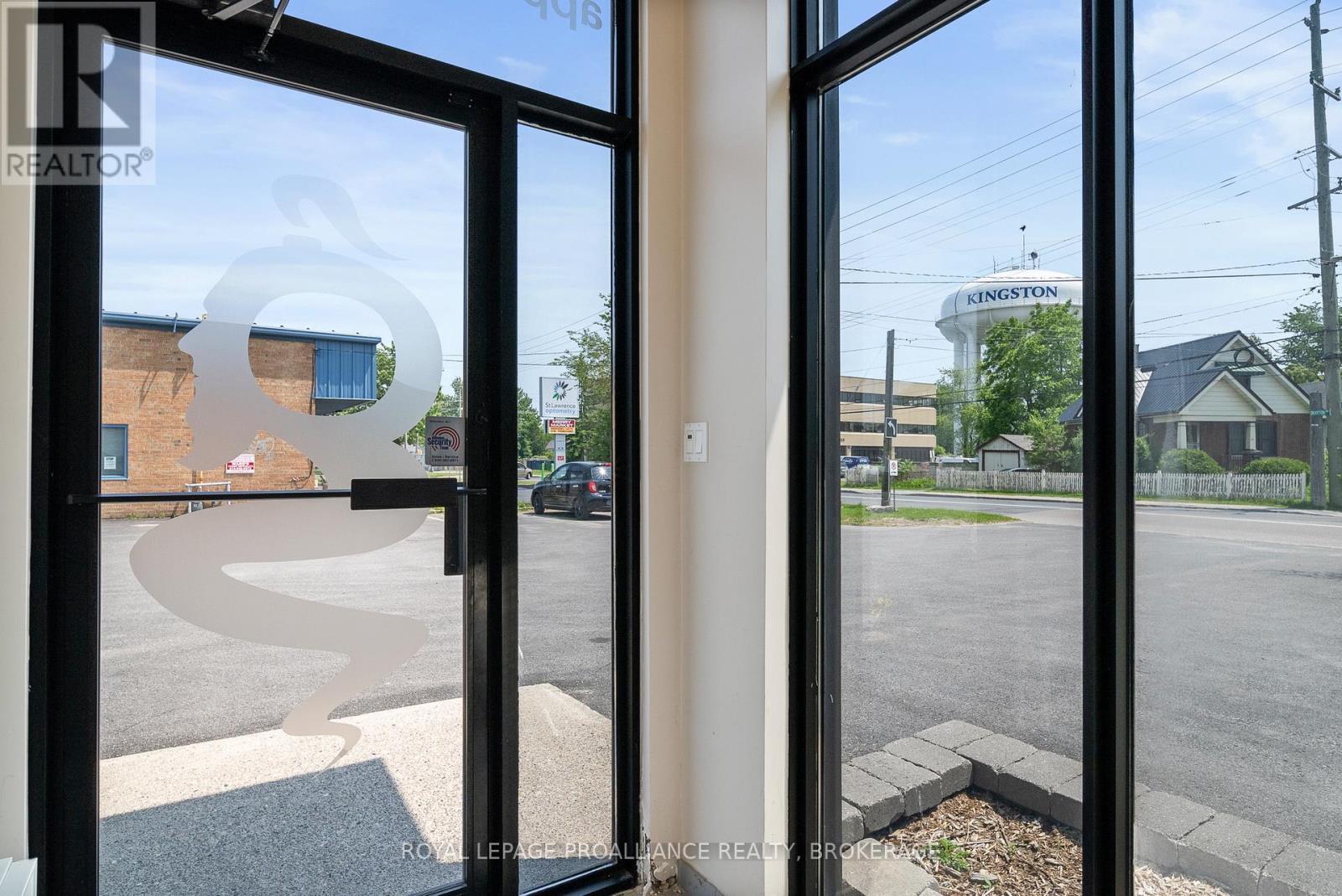 












271 CONCESSION STREET

,
Kingston (East of Sir John A. Blvd),




Ontario
K7K2B7

