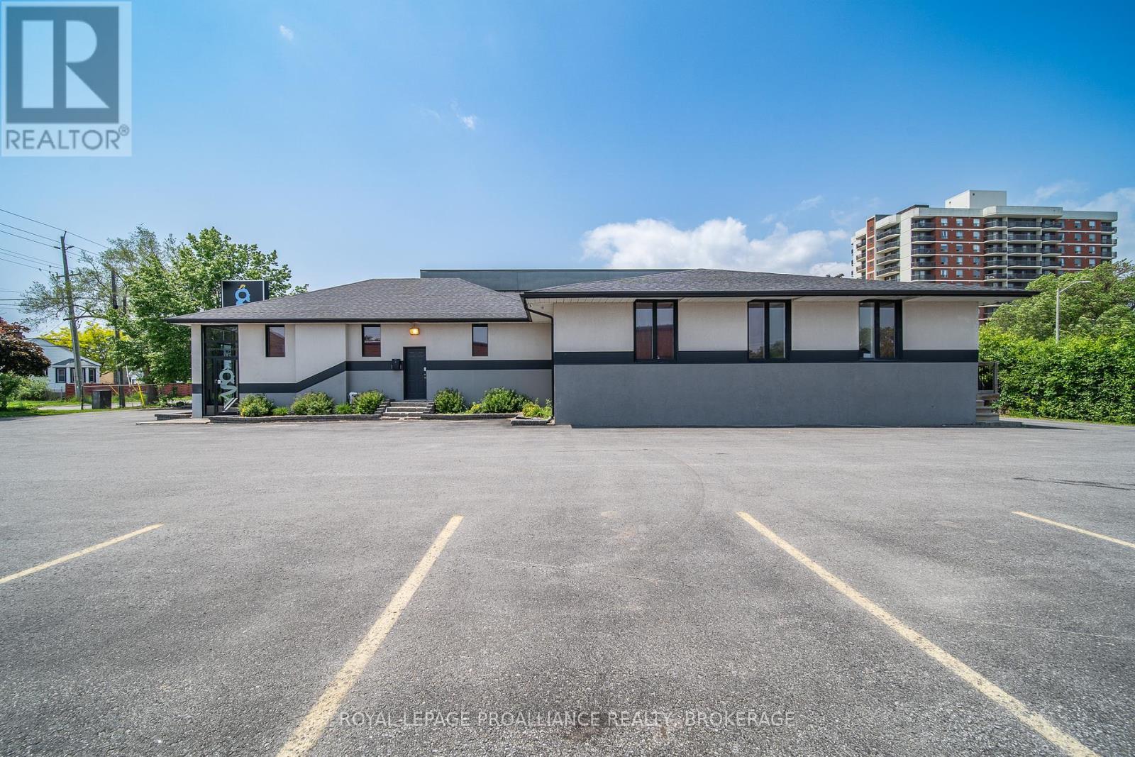












271 CONCESSION STREET

,
Kingston (East of Sir John A. Blvd),




Ontario
K7K2B7

