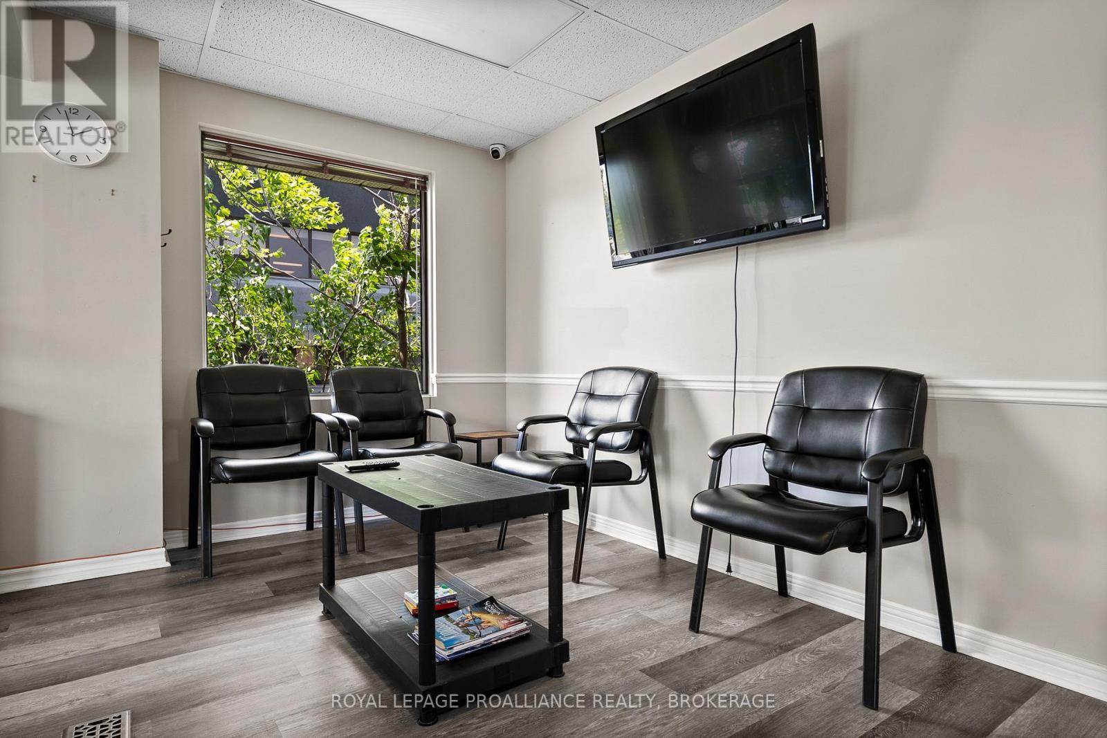 












271 CONCESSION STREET

,
Kingston (East of Sir John A. Blvd),




Ontario
K7K2B7

