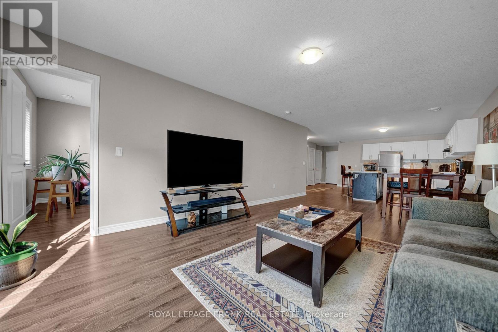 












398 OLIVE AVENUE

,
Oshawa (Central),




Ontario
L1H2R1

