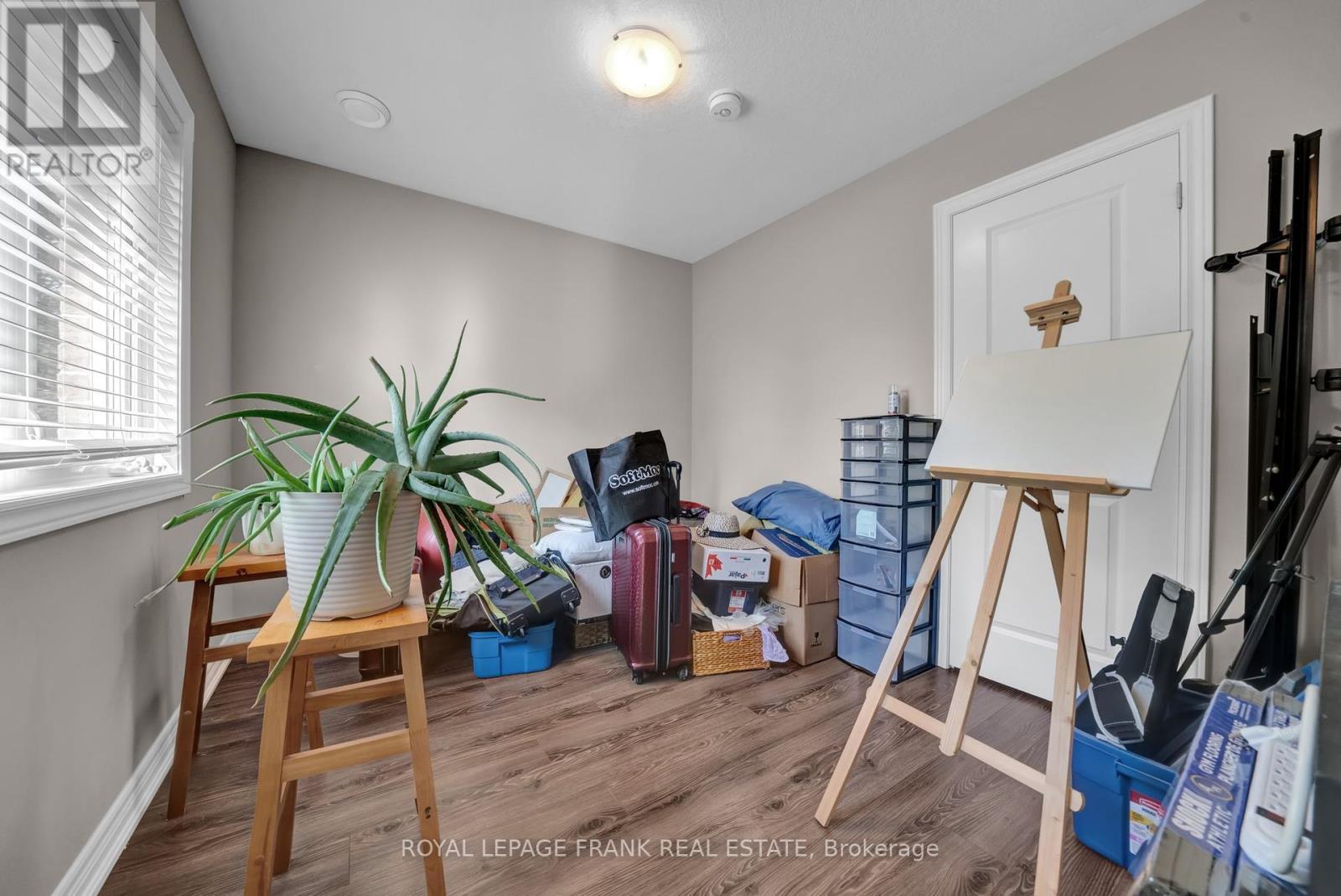












398 OLIVE AVENUE

,
Oshawa (Central),




Ontario
L1H2R1


