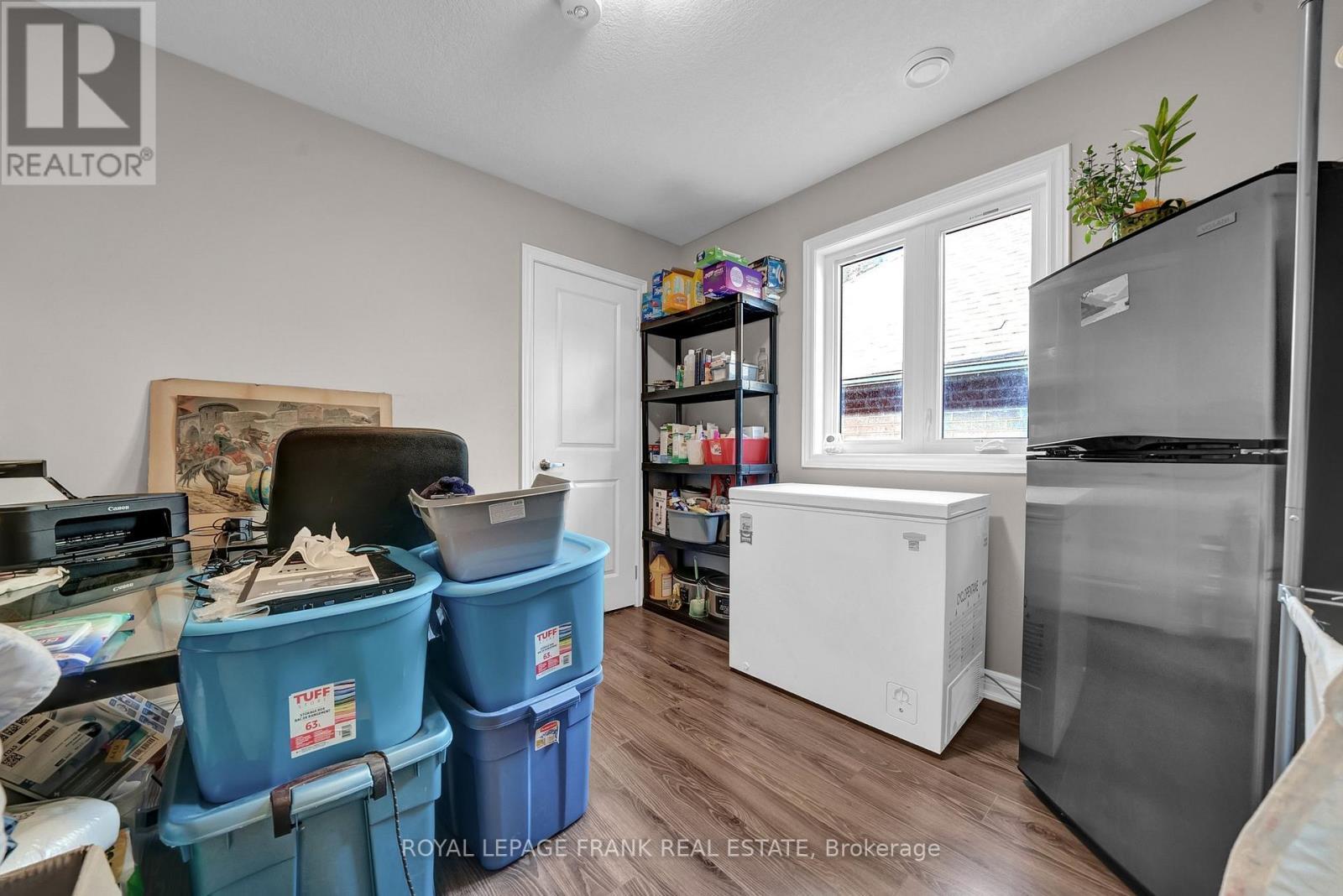 












398 OLIVE AVENUE

,
Oshawa (Central),




Ontario
L1H2R1

