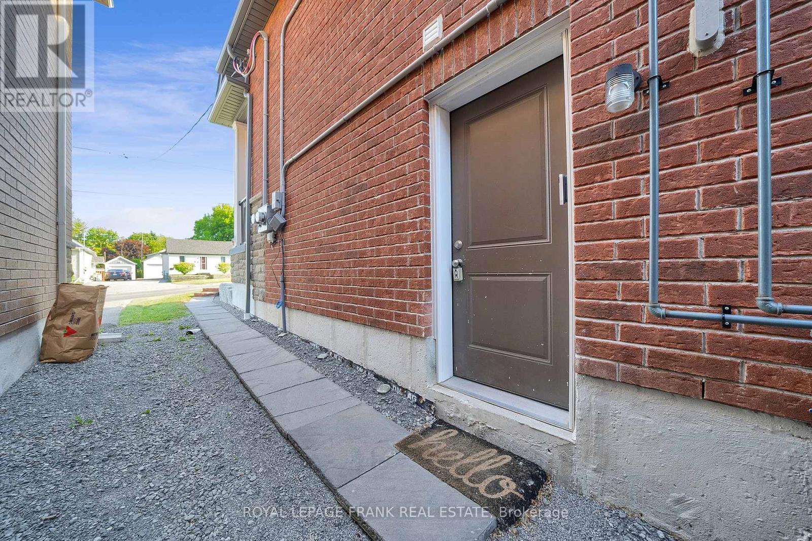 












398 OLIVE AVENUE

,
Oshawa (Central),




Ontario
L1H2R1

