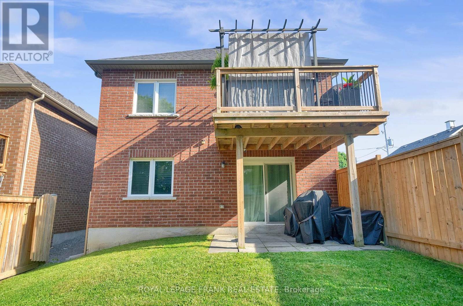 












398 OLIVE AVENUE

,
Oshawa (Central),




Ontario
L1H2R1

