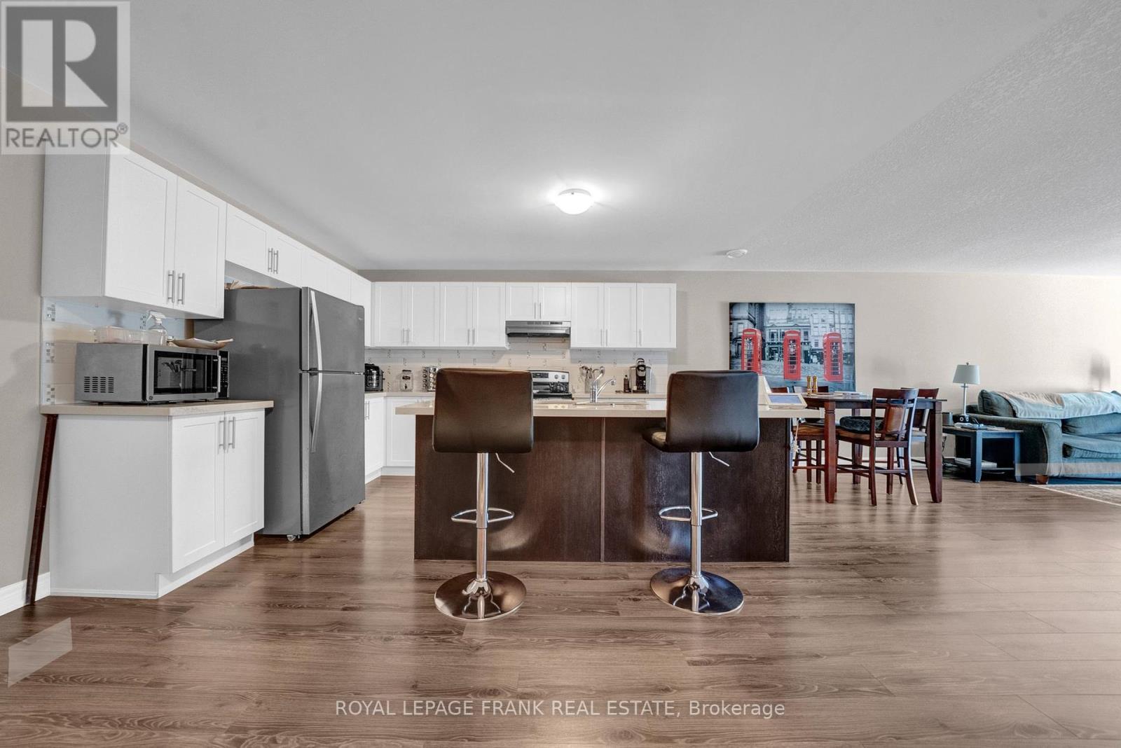 












398 OLIVE AVENUE

,
Oshawa (Central),




Ontario
L1H2R1

