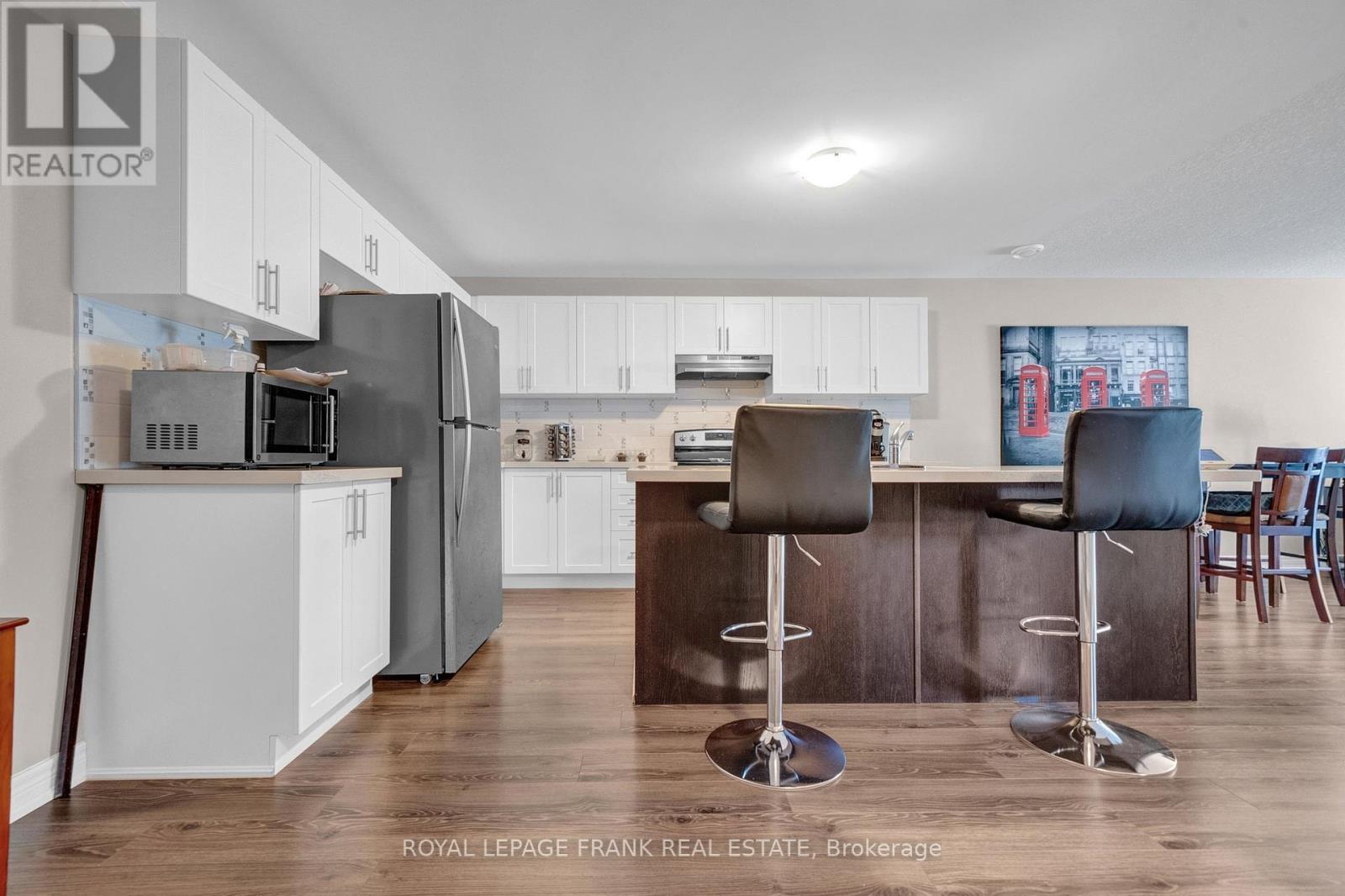 












398 OLIVE AVENUE

,
Oshawa (Central),




Ontario
L1H2R1

