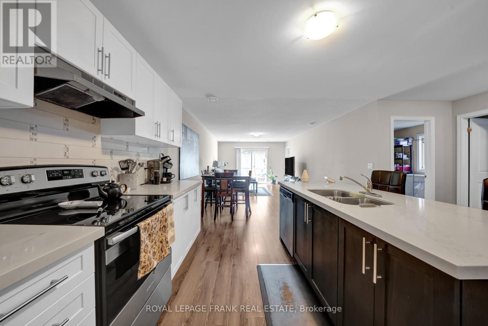 












398 OLIVE AVENUE

,
Oshawa (Central),




Ontario
L1H2R1

