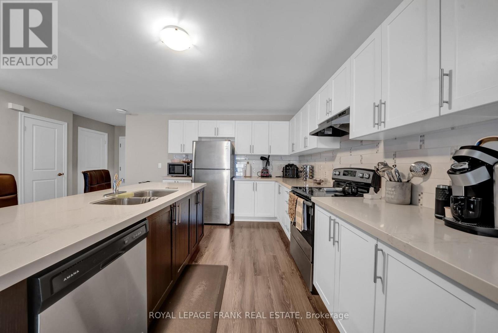 












398 OLIVE AVENUE

,
Oshawa (Central),




Ontario
L1H2R1

