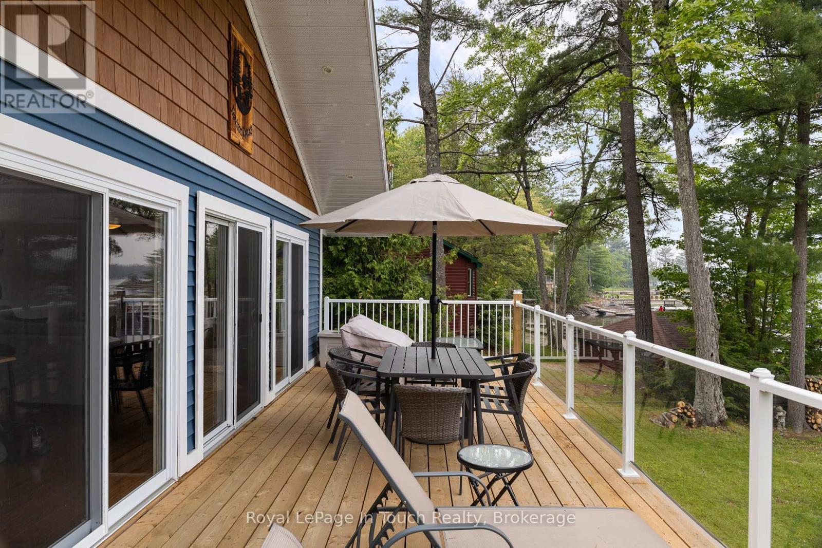 












198 LAVALLEY WAY

,
Georgian Bay (Baxter),




Ontario
P0E1E0

