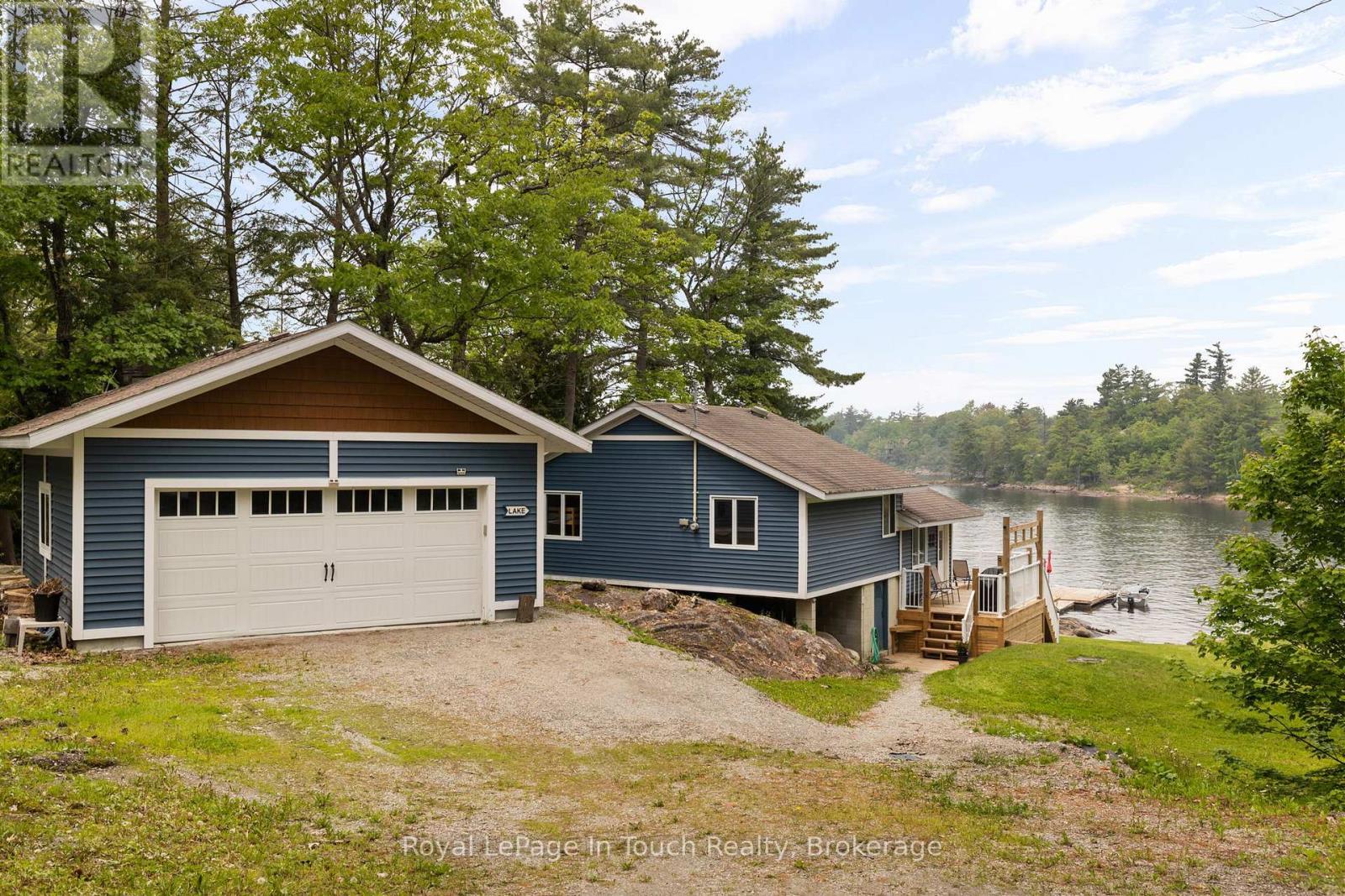












198 LAVALLEY WAY

,
Georgian Bay (Baxter),




Ontario
P0E1E0

