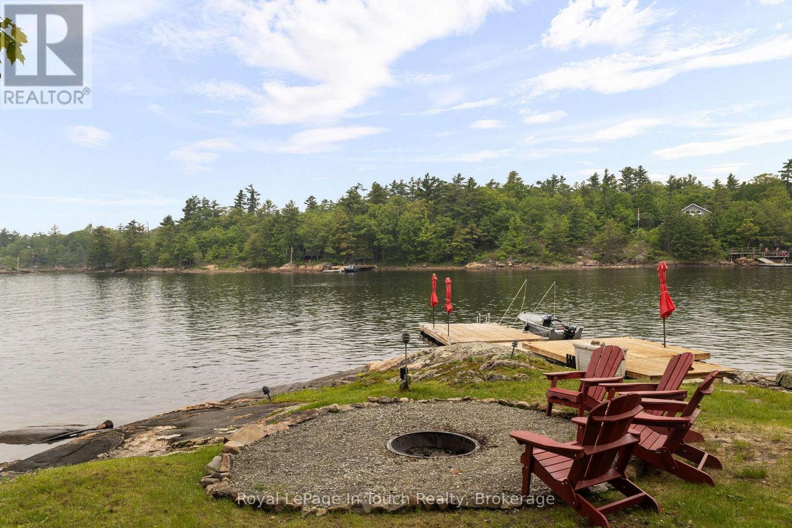 












198 LAVALLEY WAY

,
Georgian Bay (Baxter),




Ontario
P0E1E0

