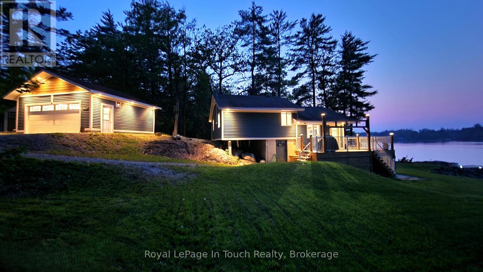 












198 LAVALLEY WAY

,
Georgian Bay (Baxter),




Ontario
P0E1E0

