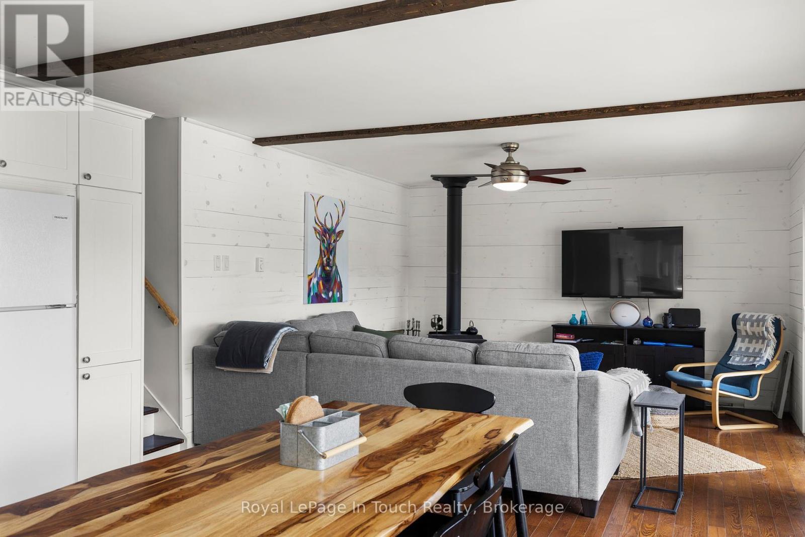 












198 LAVALLEY WAY

,
Georgian Bay (Baxter),




Ontario
P0E1E0

