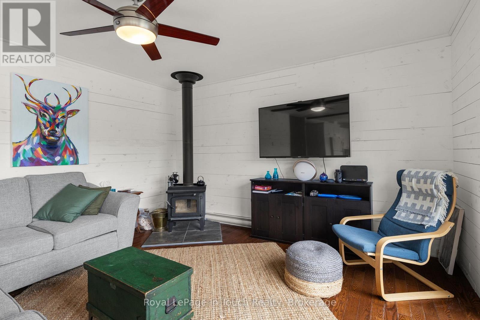 












198 LAVALLEY WAY

,
Georgian Bay (Baxter),




Ontario
P0E1E0


