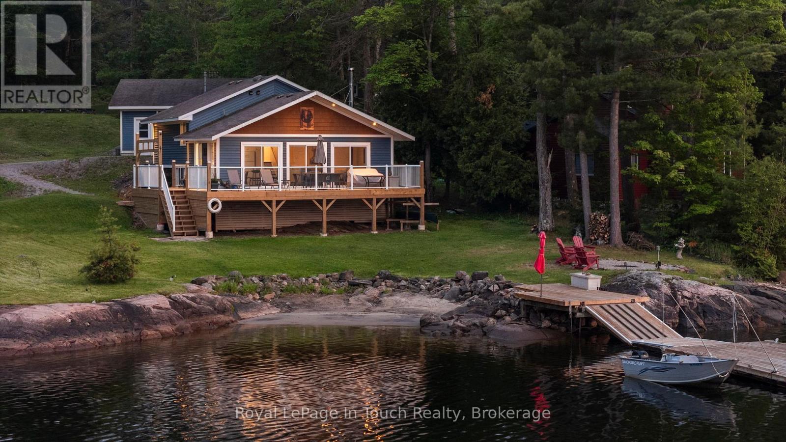 












198 LAVALLEY WAY

,
Georgian Bay (Baxter),




Ontario
P0E1E0

