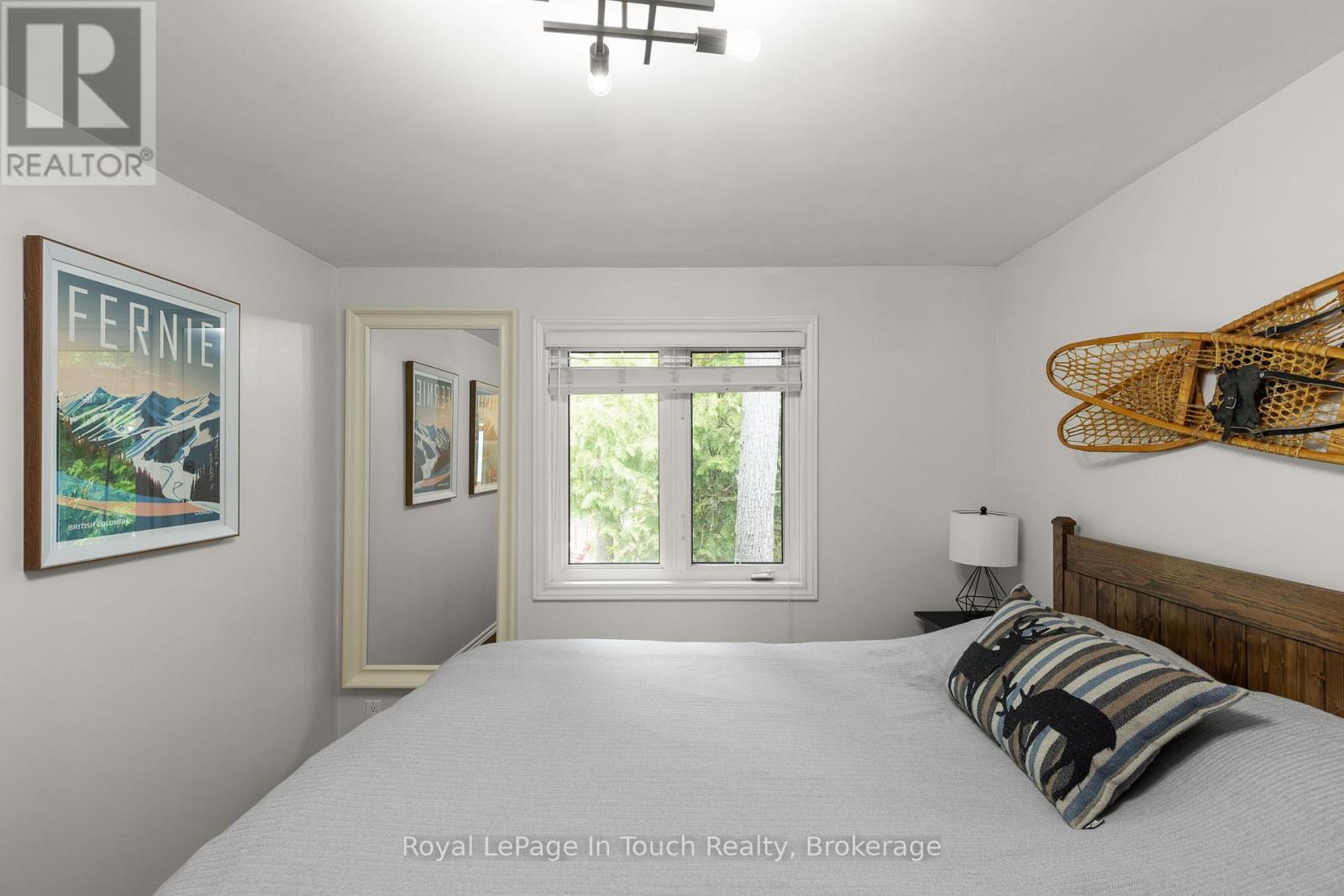 












198 LAVALLEY WAY

,
Georgian Bay (Baxter),




Ontario
P0E1E0

