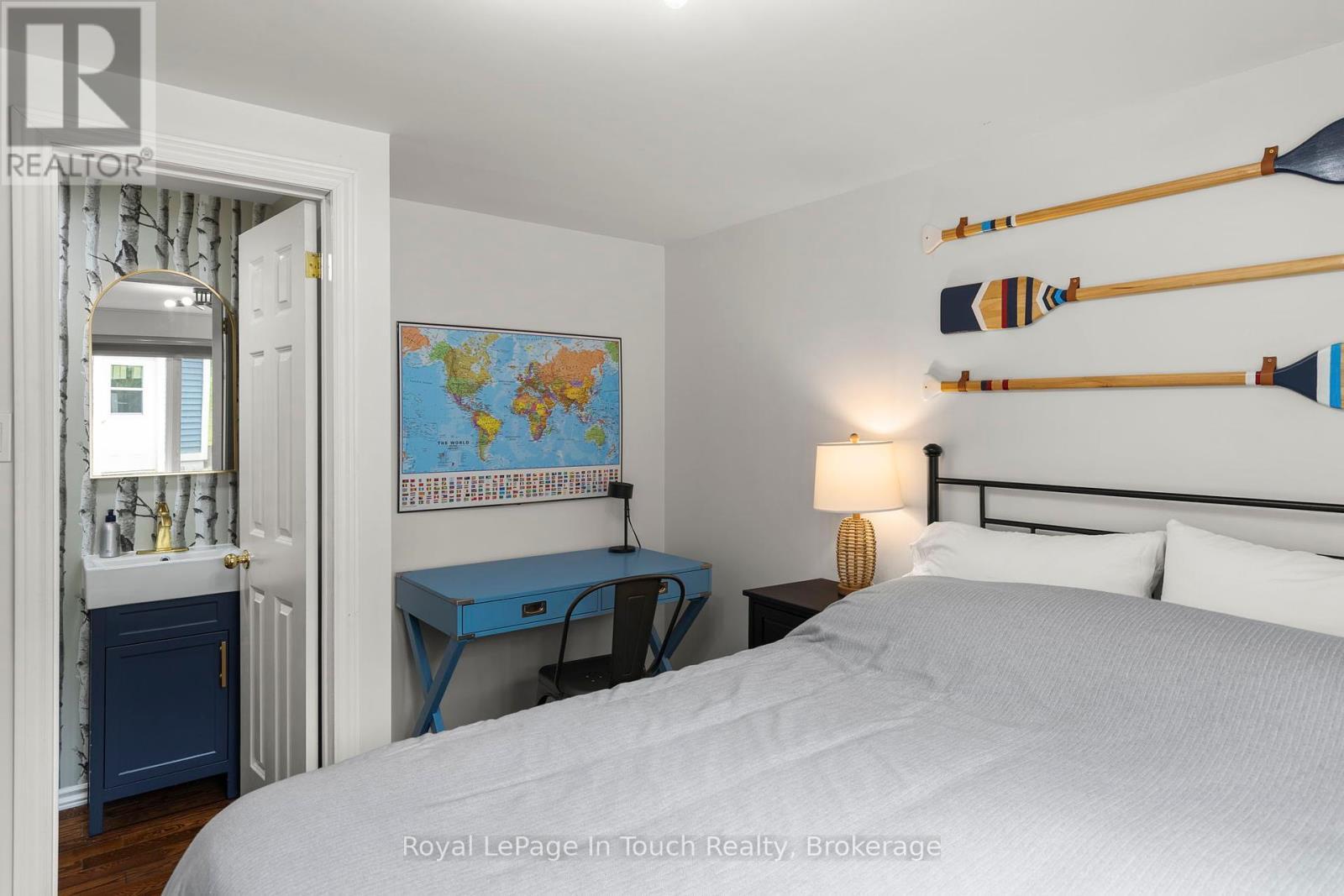 












198 LAVALLEY WAY

,
Georgian Bay (Baxter),




Ontario
P0E1E0

