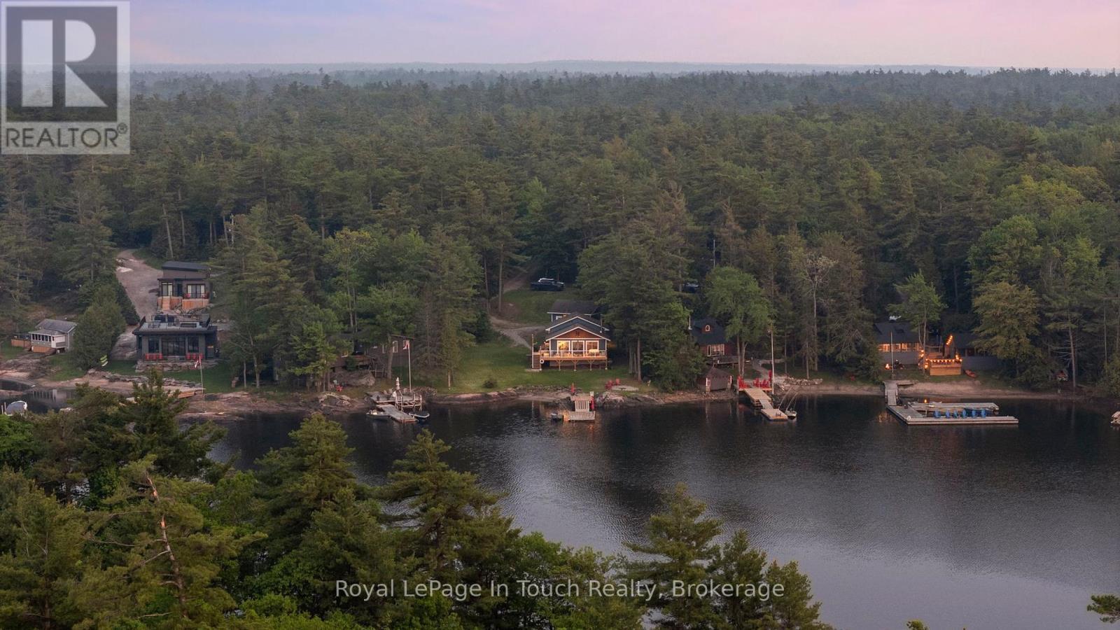 












198 LAVALLEY WAY

,
Georgian Bay (Baxter),




Ontario
P0E1E0


