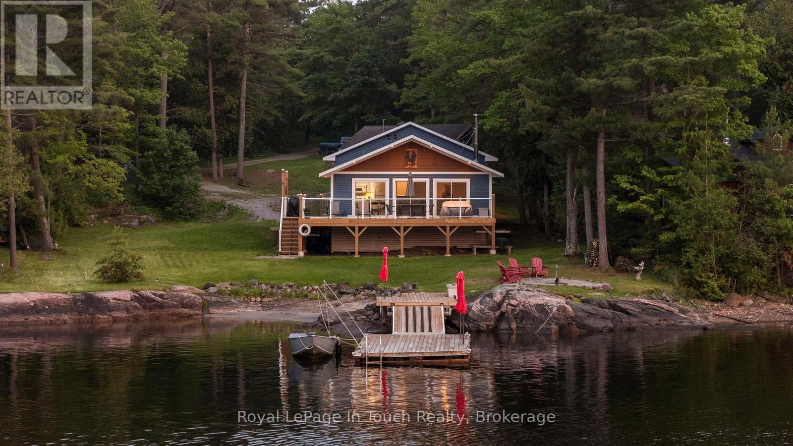 












198 LAVALLEY WAY

,
Georgian Bay (Baxter),




Ontario
P0E1E0

