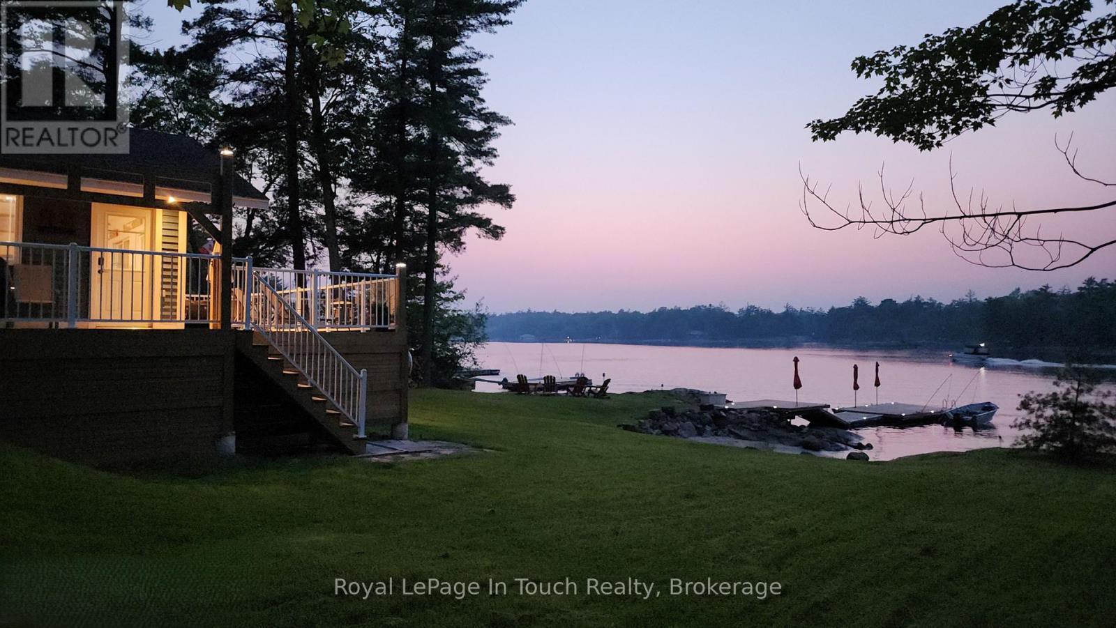 












198 LAVALLEY WAY

,
Georgian Bay (Baxter),




Ontario
P0E1E0

