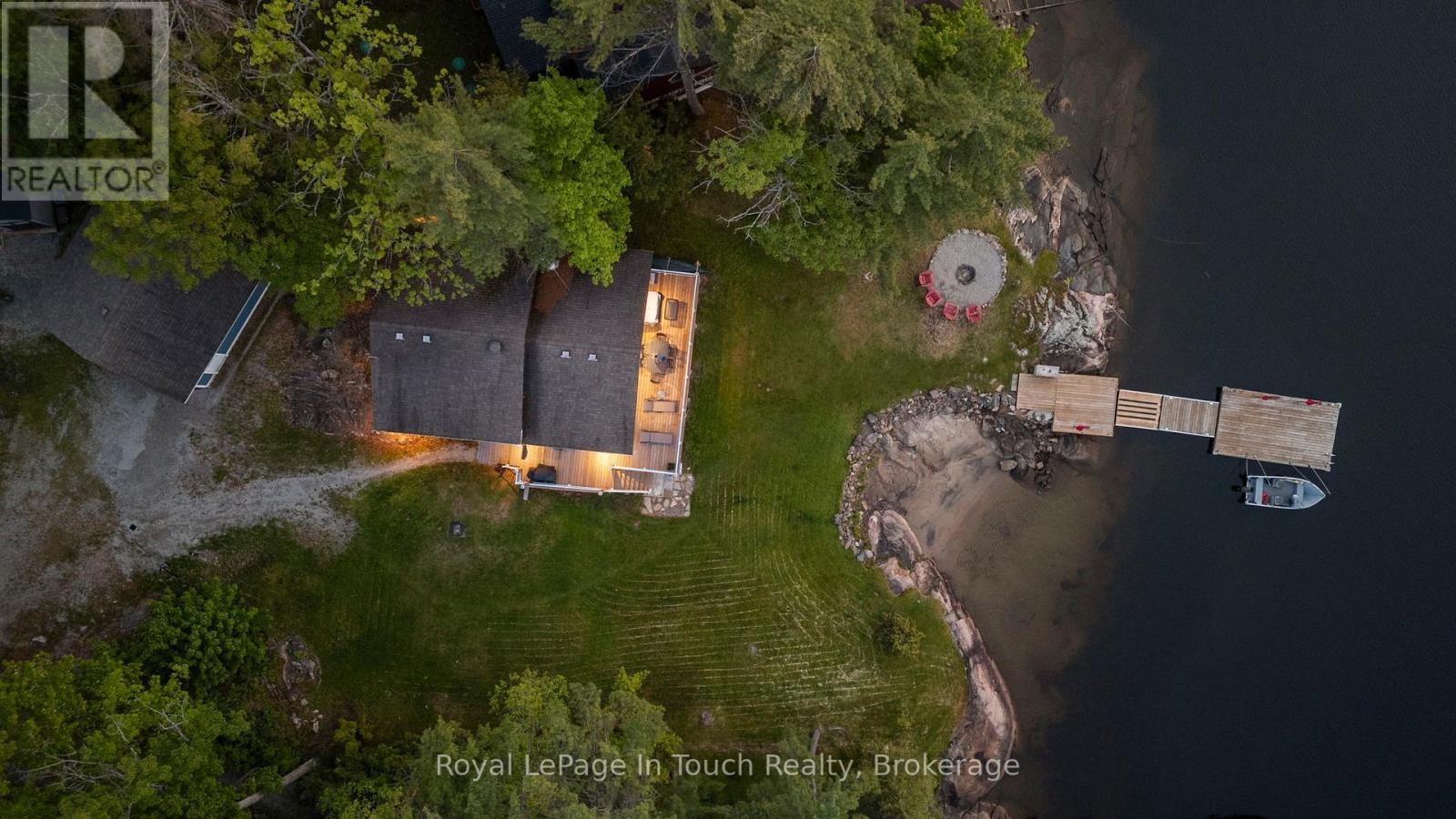 












198 LAVALLEY WAY

,
Georgian Bay (Baxter),




Ontario
P0E1E0


