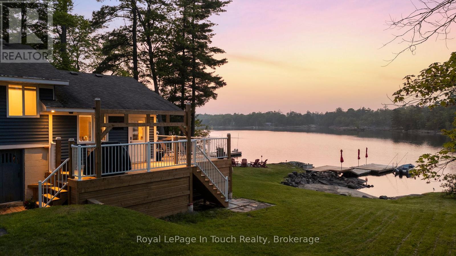 












198 LAVALLEY WAY

,
Georgian Bay (Baxter),




Ontario
P0E1E0


