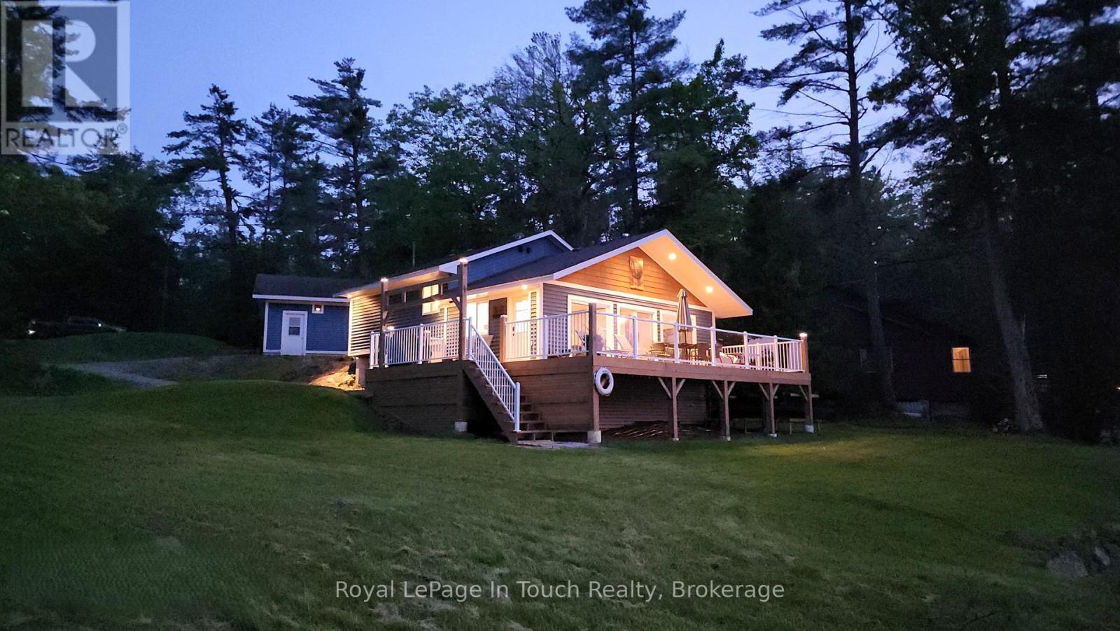 












198 LAVALLEY WAY

,
Georgian Bay (Baxter),




Ontario
P0E1E0

