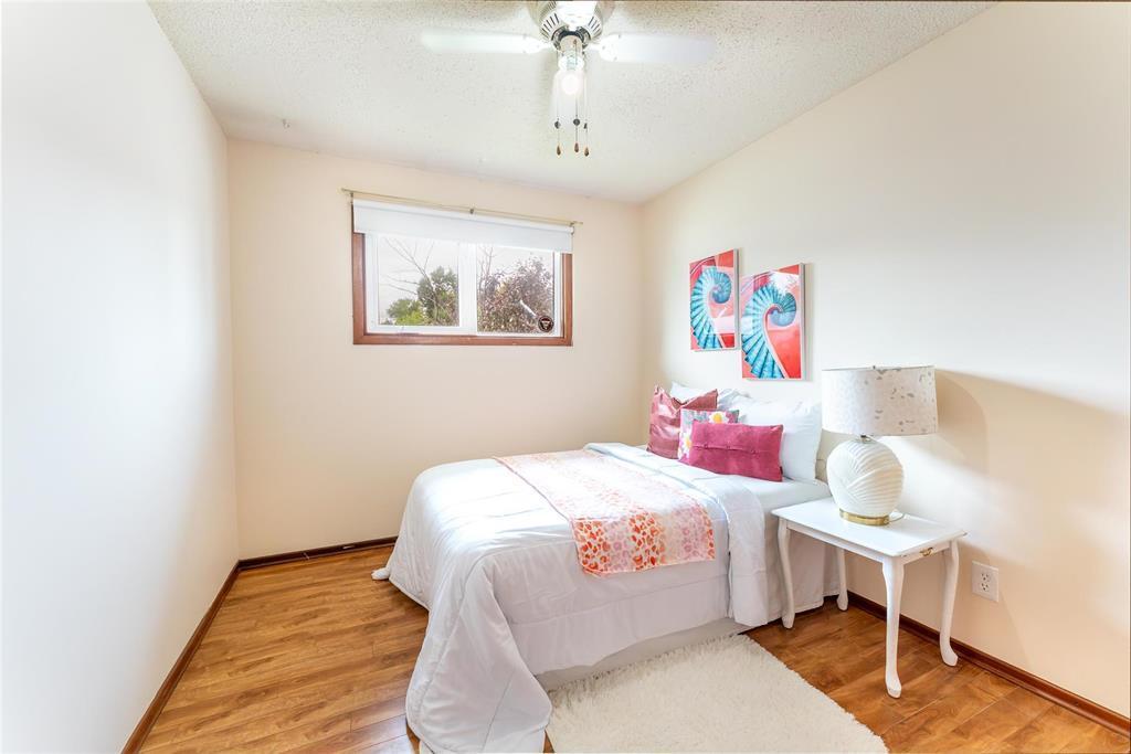 












54 Marbury Road

,
Winnipeg,




Manitoba
R2P0E4

