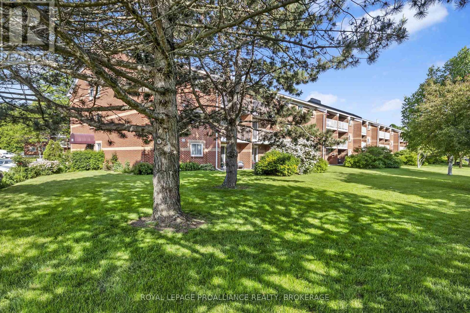 












101 - 573 ARMSTRONG ROAD

,
Kingston (East Gardiners Rd),




Ontario
K7M8J8


