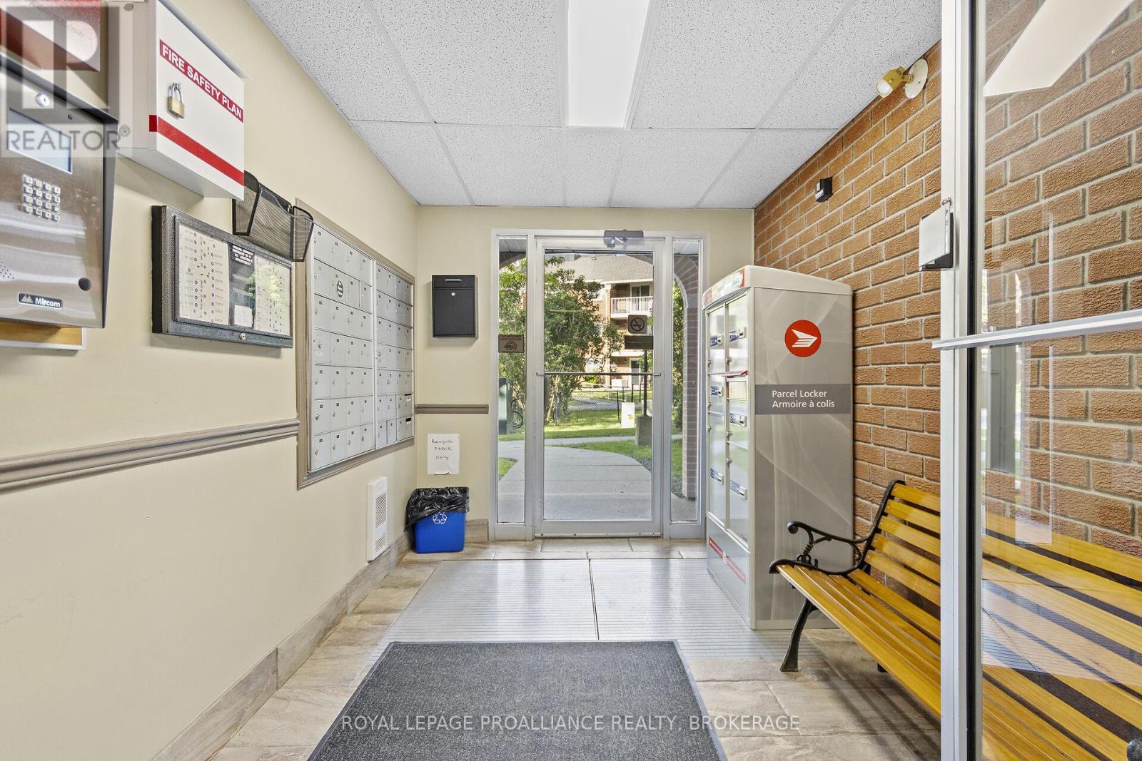 












101 - 573 ARMSTRONG ROAD

,
Kingston (East Gardiners Rd),




Ontario
K7M8J8

