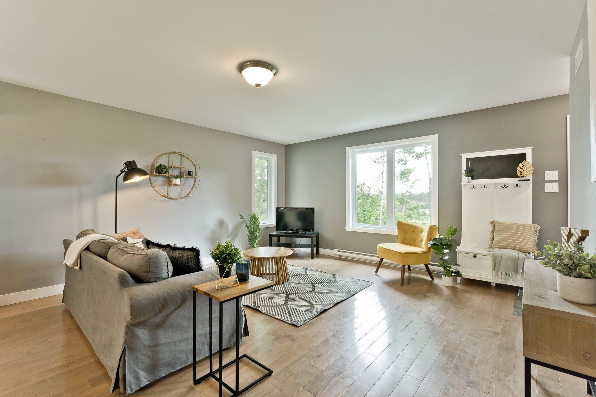 









1685


Ch. Mitchell

,
Sherbrooke (Lennoxville),




QC
J1M0C4


