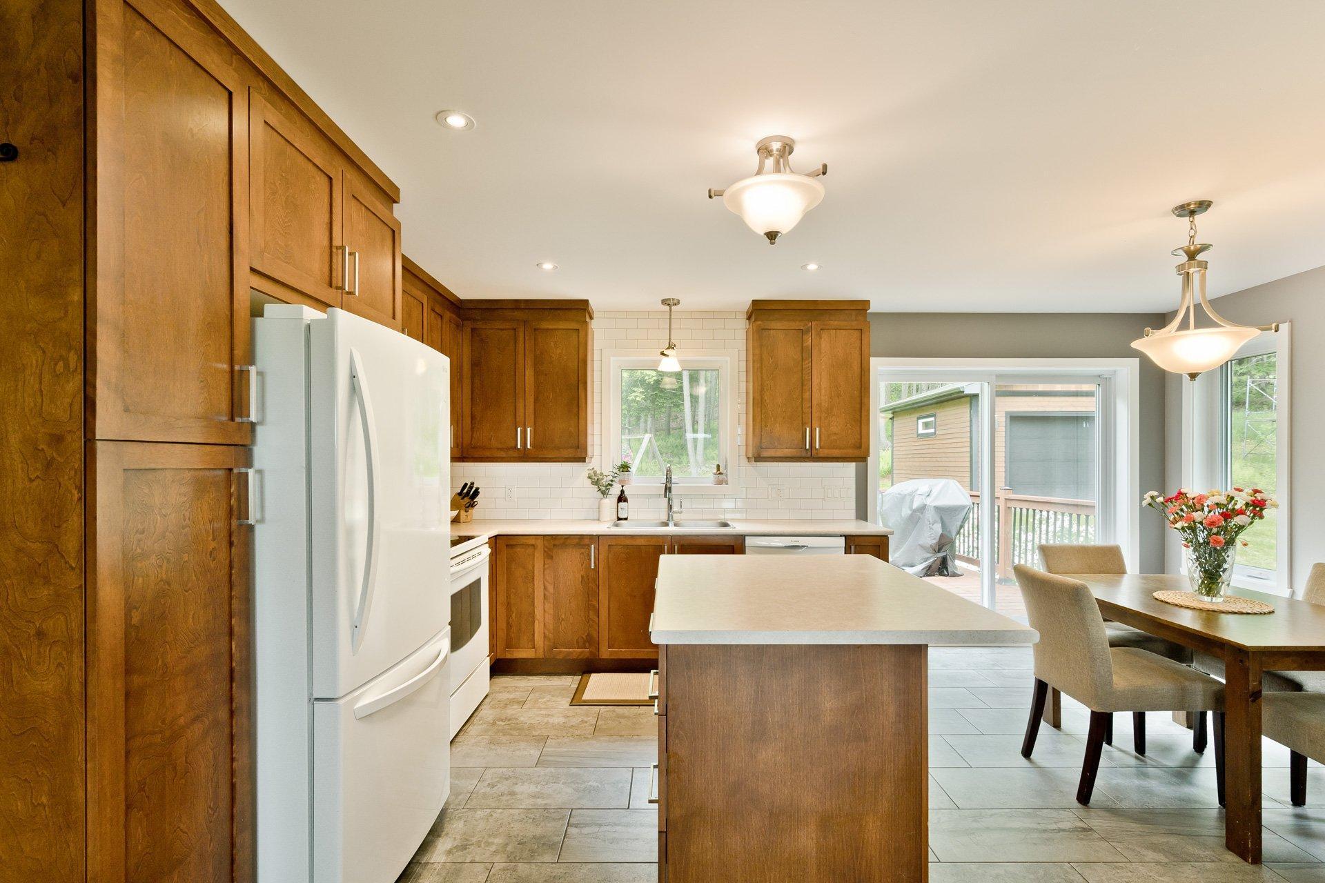 









1685


Ch. Mitchell

,
Sherbrooke (Lennoxville),




QC
J1M0C4

