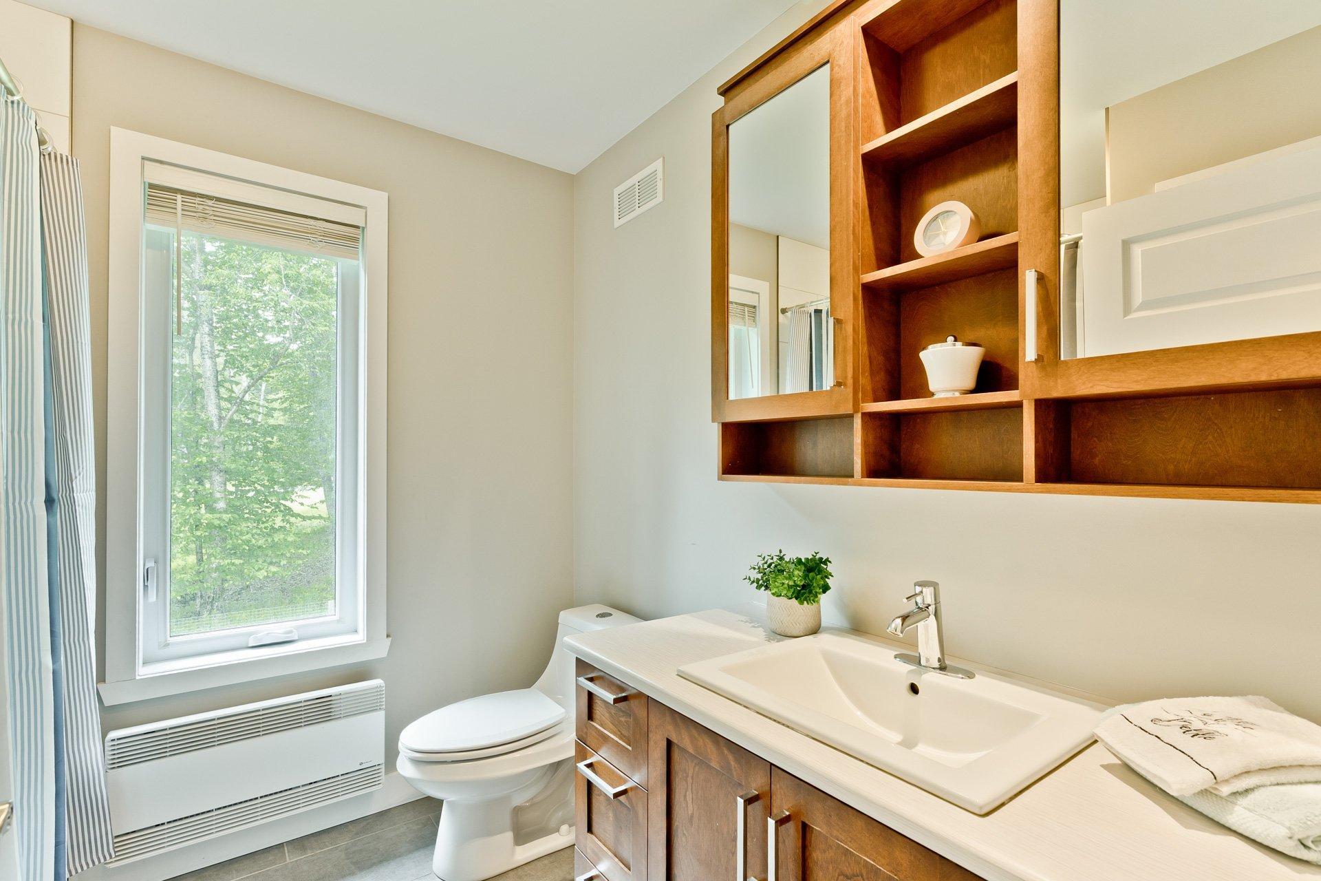 









1685


Ch. Mitchell

,
Sherbrooke (Lennoxville),




QC
J1M0C4

