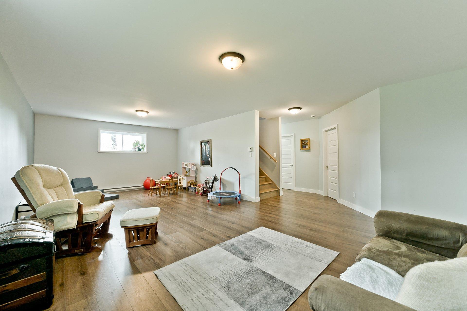 









1685


Ch. Mitchell

,
Sherbrooke (Lennoxville),




QC
J1M0C4


