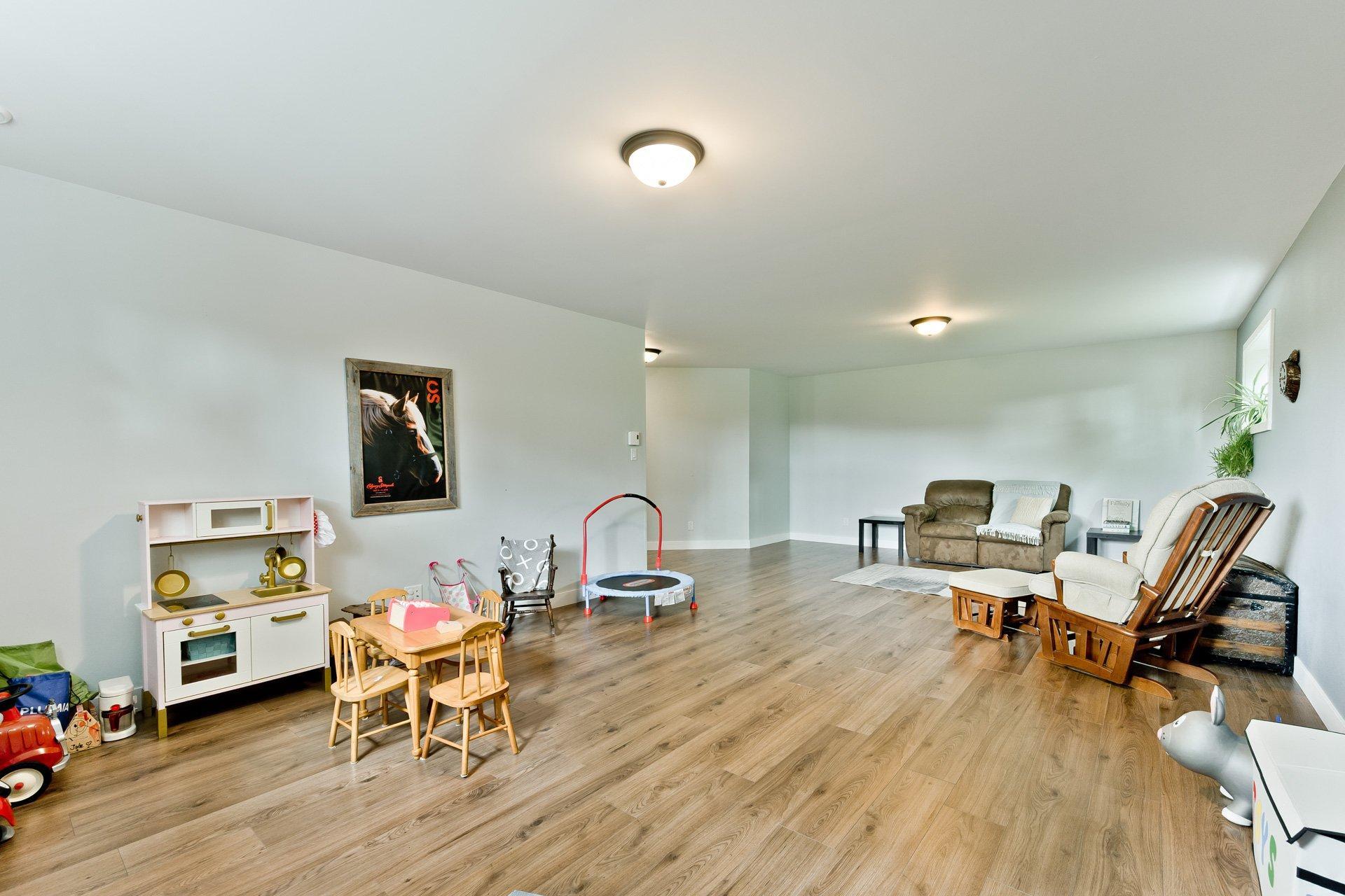 









1685


Ch. Mitchell

,
Sherbrooke (Lennoxville),




QC
J1M0C4

