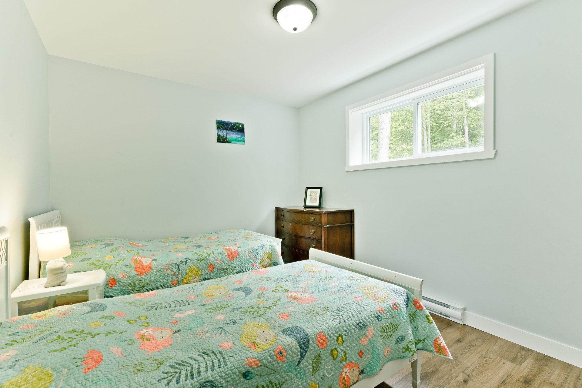 









1685


Ch. Mitchell

,
Sherbrooke (Lennoxville),




QC
J1M0C4

