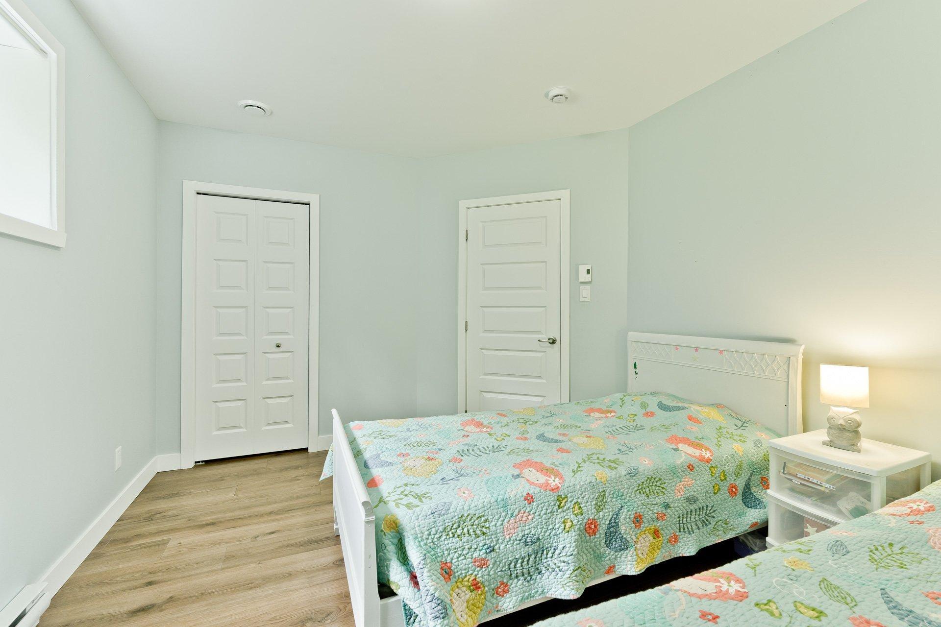 









1685


Ch. Mitchell

,
Sherbrooke (Lennoxville),




QC
J1M0C4

