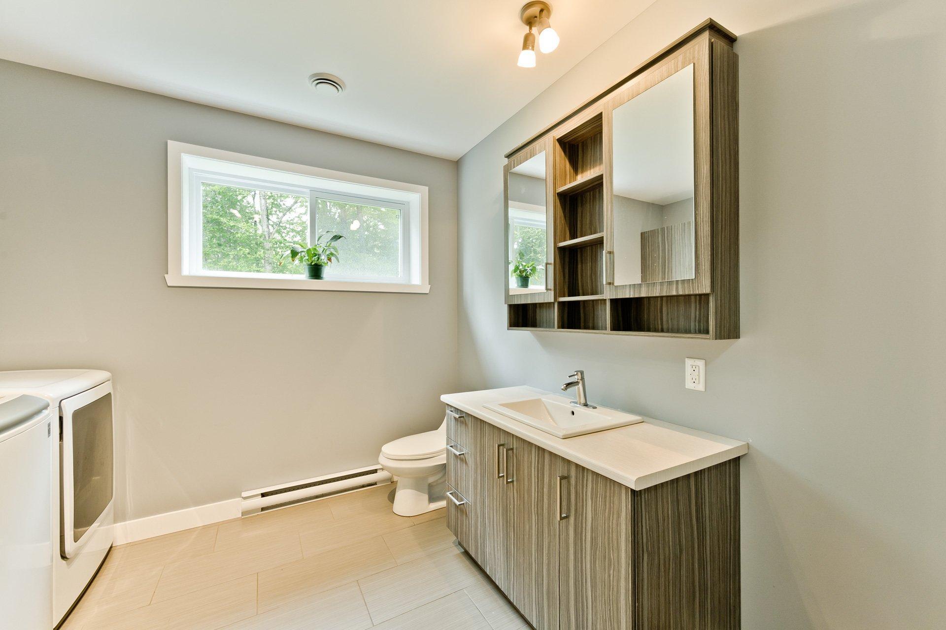









1685


Ch. Mitchell

,
Sherbrooke (Lennoxville),




QC
J1M0C4


