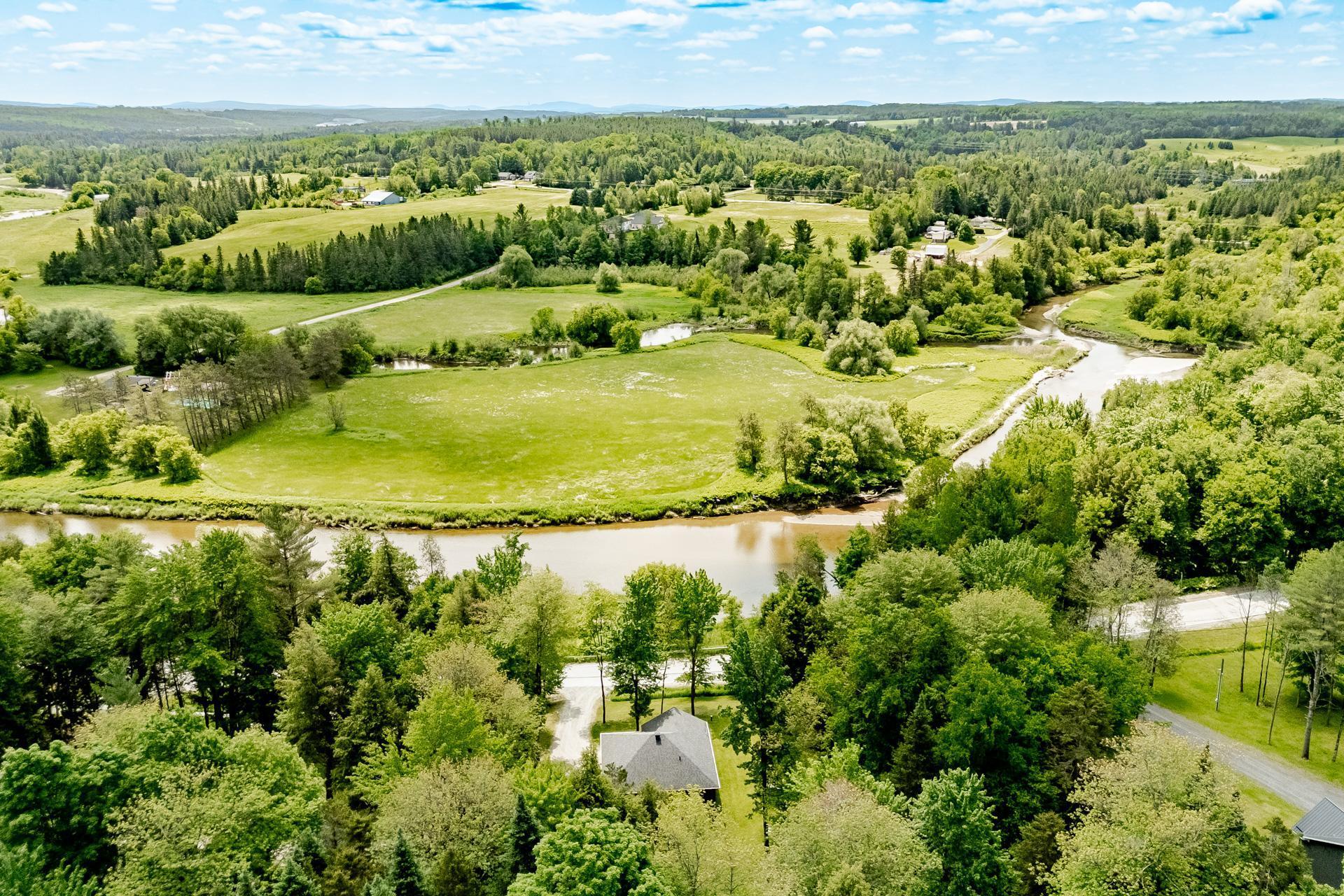 









1685


Ch. Mitchell

,
Sherbrooke (Lennoxville),




QC
J1M0C4

