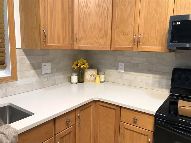 









30


Evelyne Reese

BLVD,
Winnipeg,




MB
R3X 2S9


