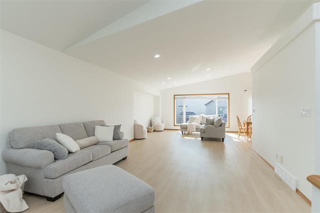 









30


Evelyne Reese

BLVD,
Winnipeg,




MB
R3X 2S9

