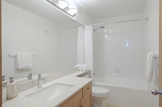 









30


Evelyne Reese

BLVD,
Winnipeg,




MB
R3X 2S9

