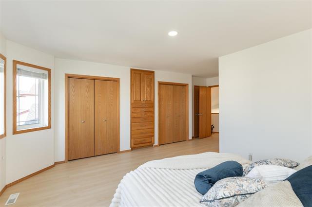 









30


Evelyne Reese

BLVD,
Winnipeg,




MB
R3X 2S9

