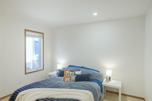 









30


Evelyne Reese

BLVD,
Winnipeg,




MB
R3X 2S9


