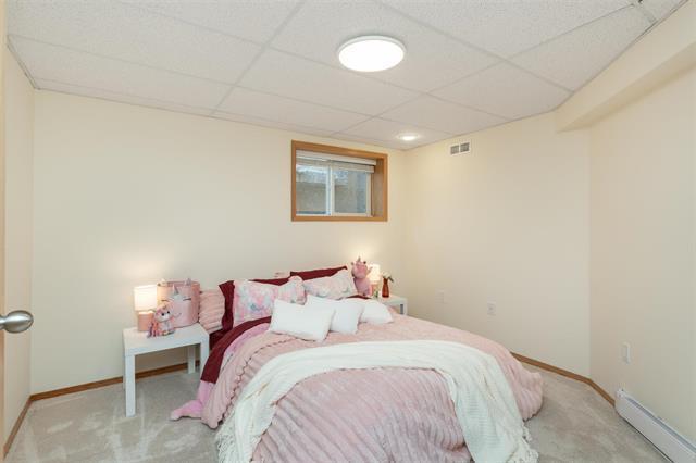 









30


Evelyne Reese

BLVD,
Winnipeg,




MB
R3X 2S9

