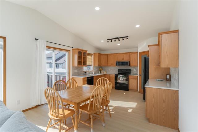 









30


Evelyne Reese

BLVD,
Winnipeg,




MB
R3X 2S9

