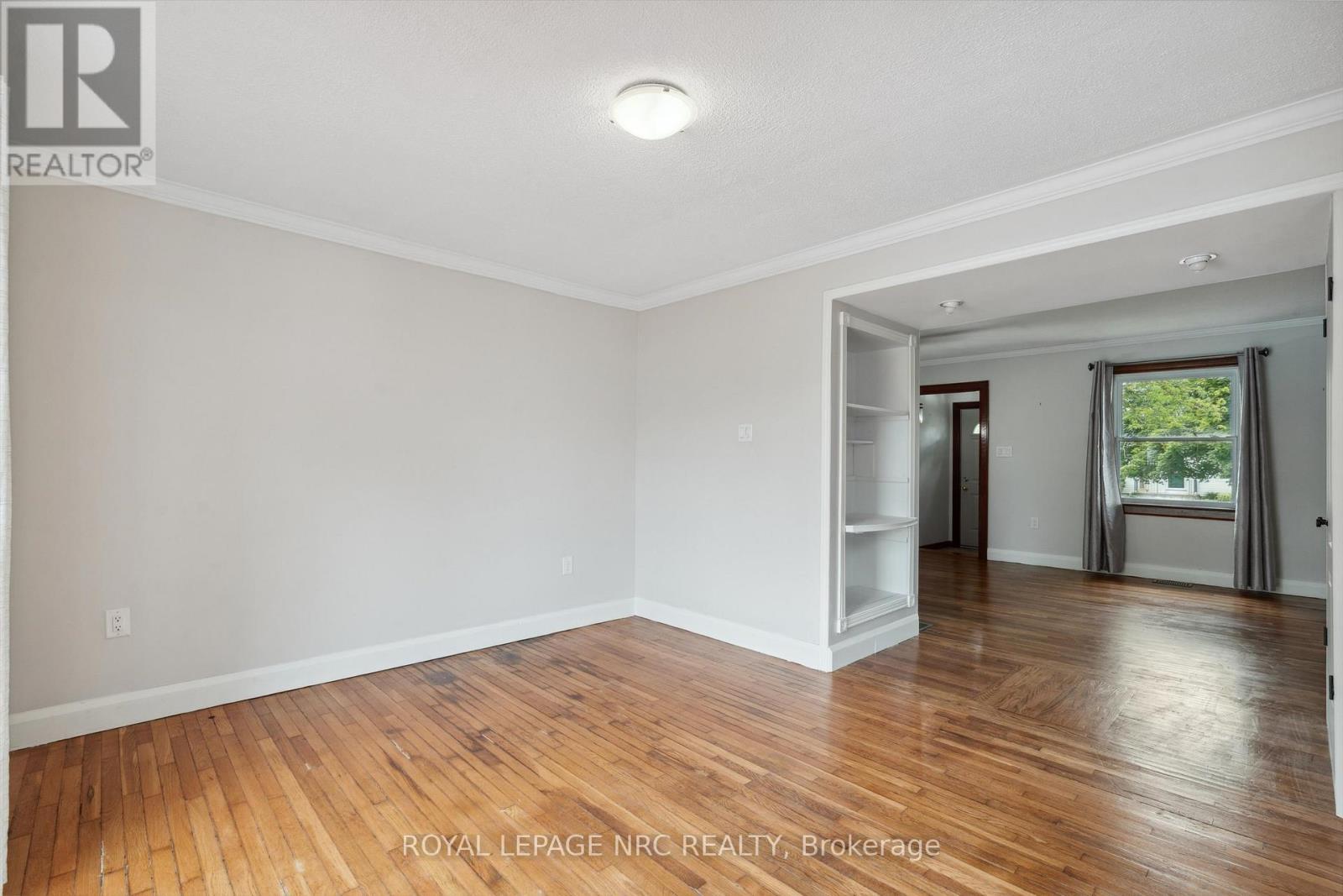 












236 HIGHLAND AVENUE

,
Fort Erie (Central),




Ontario
L2A2X7

